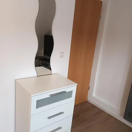 And Fair In - Messe - Apartamento