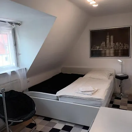 And Fair In - Messe - Apartamento